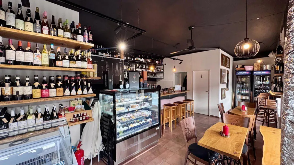 Pronájem komerční nemovitosti · Obchodní prostor · 45 m²