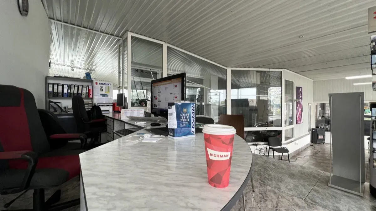 Prodej komerční nemovitosti · Autoservis · 700 m²