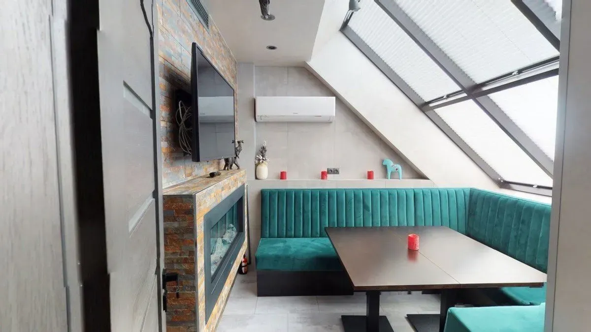 Prodej komerční nemovitosti · Restaurace · 142 m²