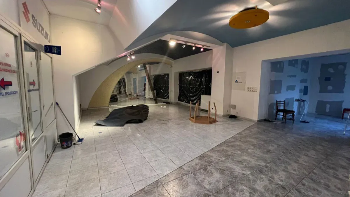 Prodej komerční nemovitosti · Autoservis · 700 m²