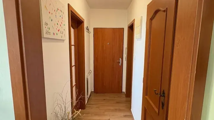 Prodej hezkého bytu 2+kk 61m2 se zimní zahradou a terasou